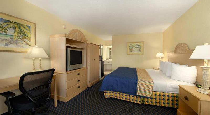 Days Inn By Wyndham Cocoa Cruiseport West At I-95/524 Extérieur photo
