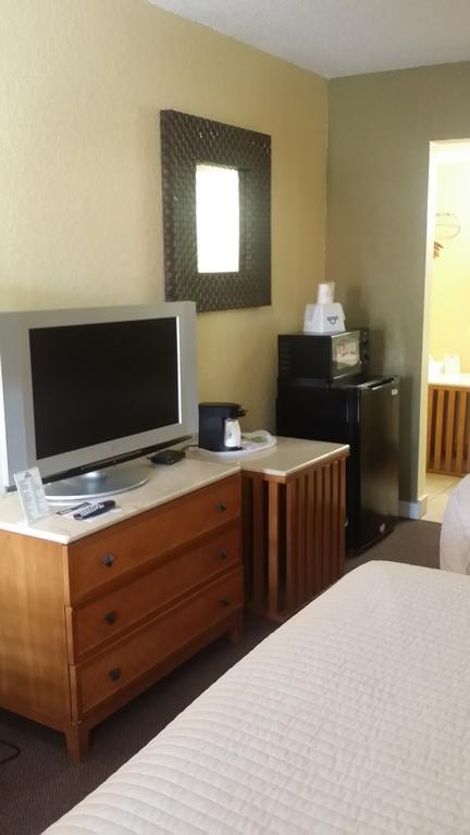 Days Inn By Wyndham Cocoa Cruiseport West At I-95/524 Extérieur photo