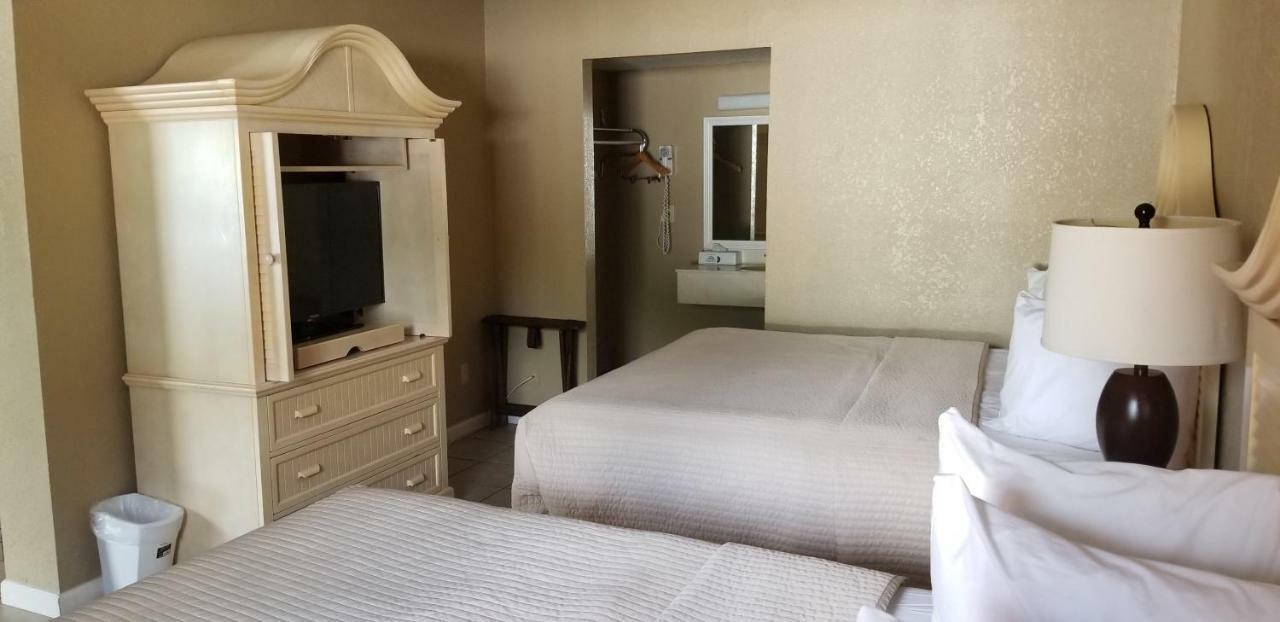 Days Inn By Wyndham Cocoa Cruiseport West At I-95/524 Extérieur photo